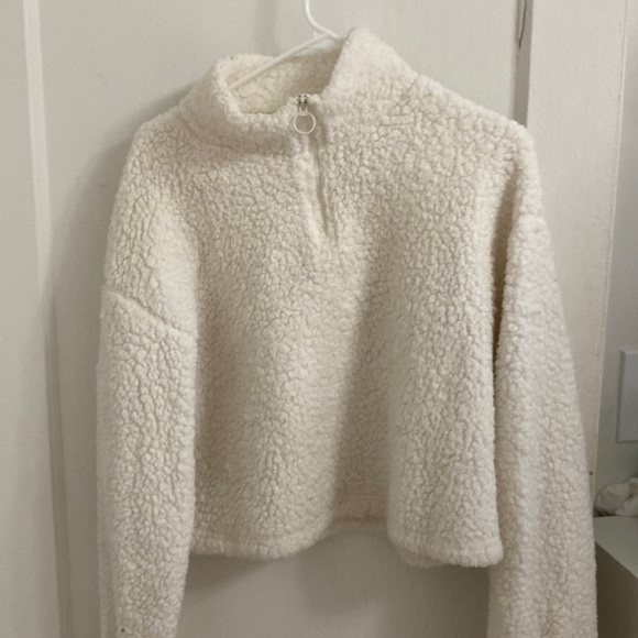 Love Tree size:M white fuzzy cropped hoodie mid zip - Picture 1 of 5